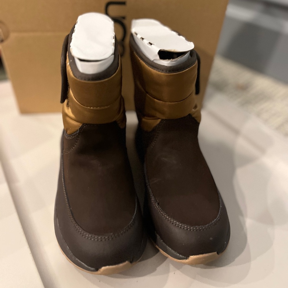 Ugg snow boots kids